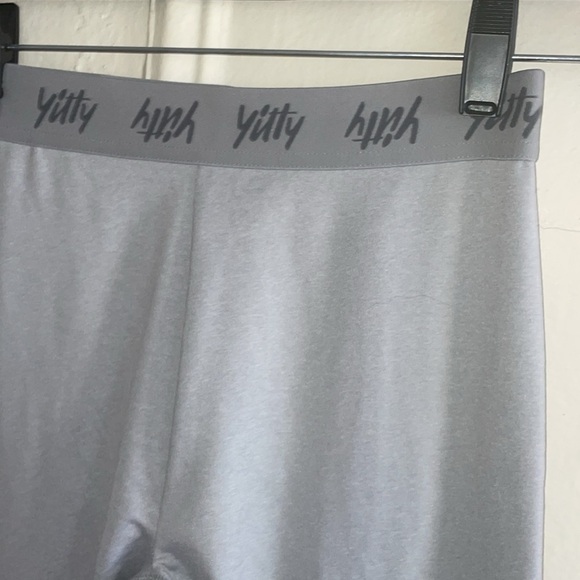 YITTY LEGGINGS LIGHT GRAY NEW NWOT S - Picture 2 of 3